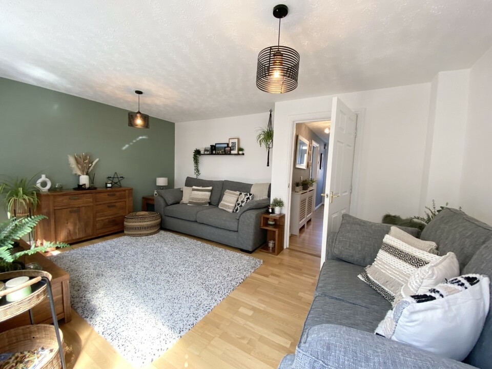 Denbeigh Court, Hirwaun, Aberdare, Mid Property Details